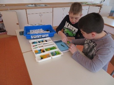 wedo-2-0_os-ivan-kavcic_iztok-ostroznik-1 WeDo 2.0 v popoldanskem varstvu na OŠ Ivana Kavčiča, Izlake